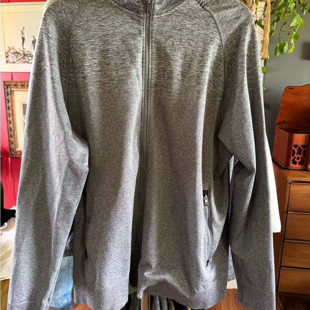 Lululemon Pulse Jacket - Picture 3 of 6